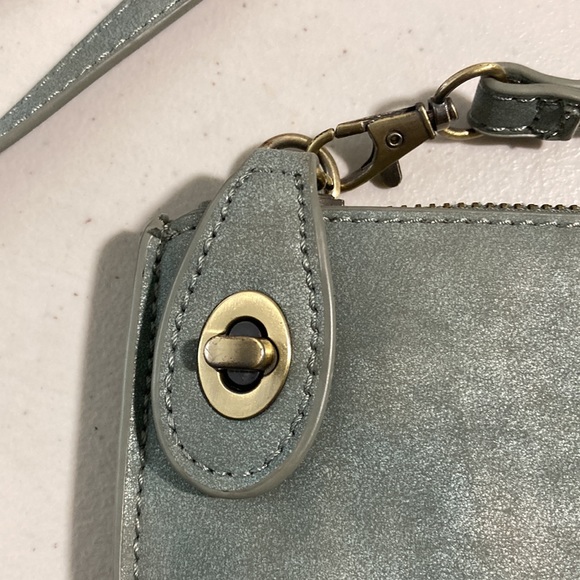 Susan Joy, Crossbody Wristlet clutch. - Picture 3 of 9